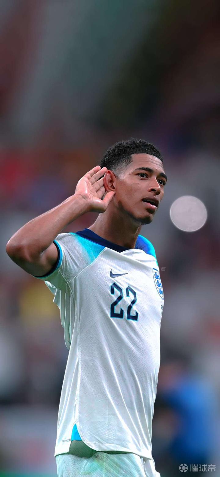 德转33岁+球员身价前10：萨拉赫4500万第1，梅西第7，C罗第9（德转33岁以上球员身价榜前十：萨拉赫4500万领跑，梅西第7，C罗第9）