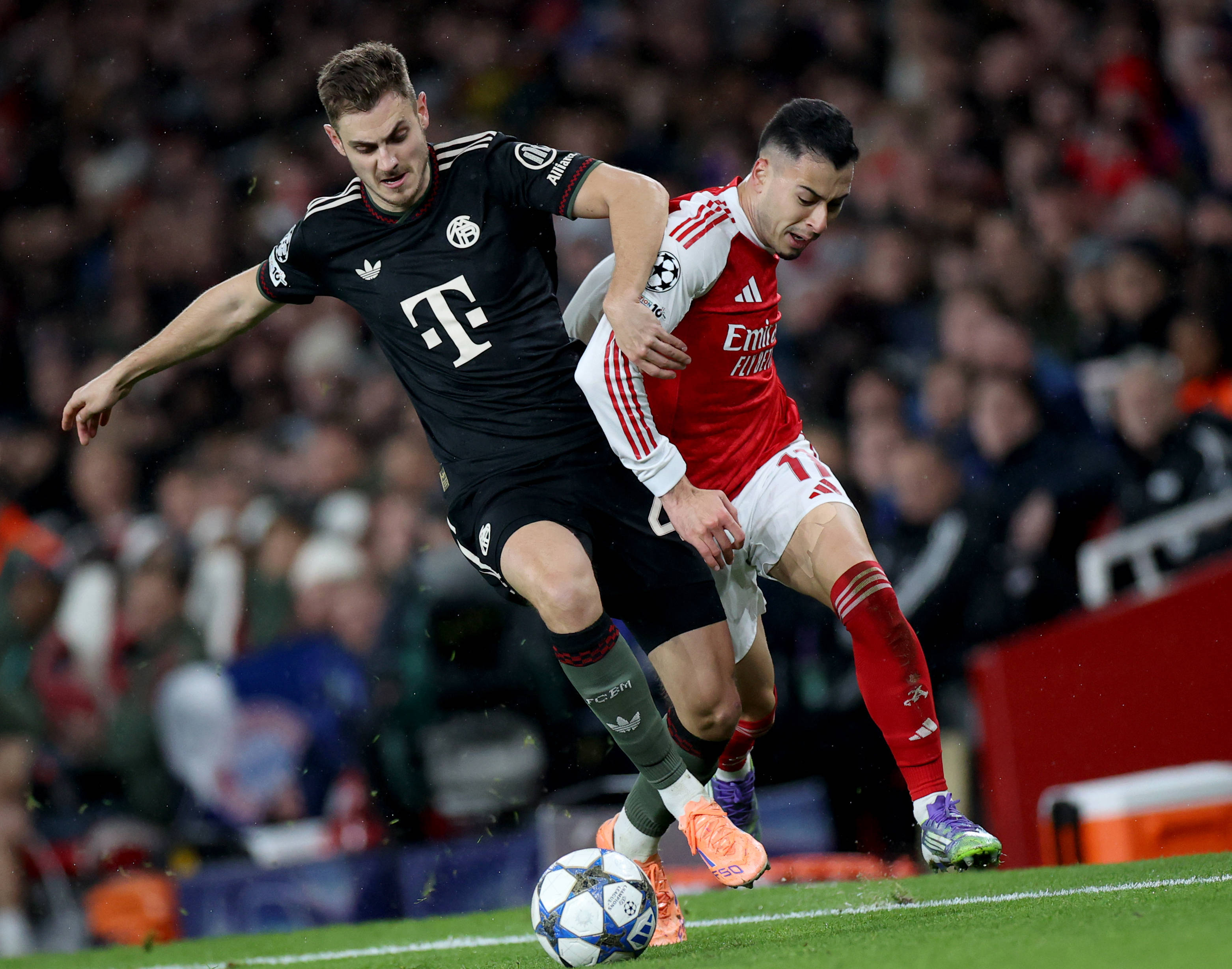 感动！邱贻可回看与莎莎点滴，慈父眼神，最有爱师徒，成就彼此（泪目！邱贻可回顾与莎莎点滴：慈父般目光，最暖师徒，互相成就）