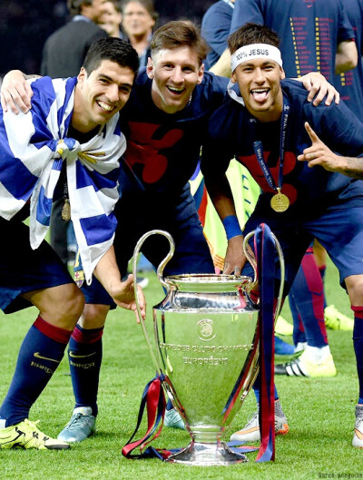 英媒：纽卡准备涨薪续约利夫拉门托，曼城仍将密切关注他（英媒：纽卡拟加薪续约利夫拉门托，曼城仍密切关注）