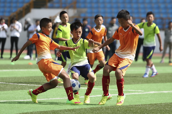 阿莱格里31场米兰和都灵德比取胜19场，仅输5场（阿莱格里德比战绩：对米兰与都灵31战19胜，仅败5场）