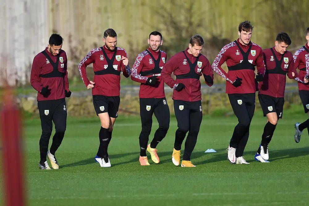 蒙托利沃：我不认为米兰能争冠，他们会和尤文、罗马争第四（蒙托利沃：米兰难争冠，将与尤文、罗马争第四）