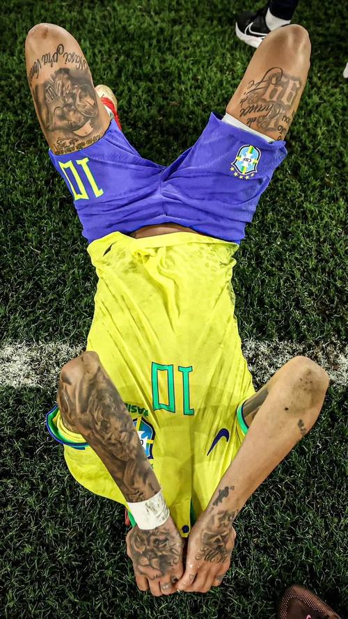 韩K联半场：双方破门乏术，水原三星暂0-0济州SK（韩职联半场：水原三星与济州SK互交白卷，比分0-0）