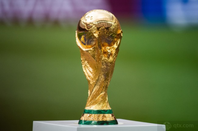 首届梅西杯于今日在迈阿密拉开帷幕，梅西本人亲自出席开幕式（首届梅西杯今日在迈阿密启幕，梅西亲临开幕式）