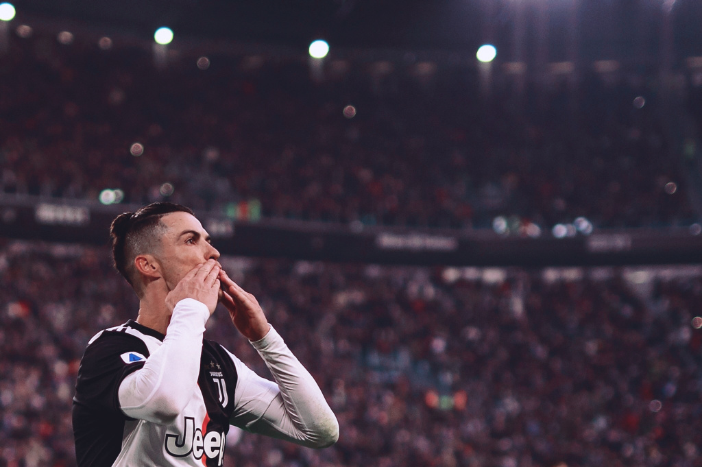 阿莫林明确奥纳纳在曼联已经没有未来。（阿莫林称奥纳纳在曼联已无位置）