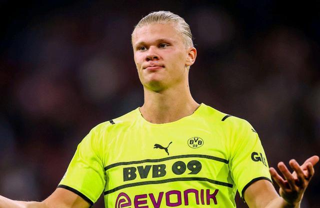 年度连斩55球！姆巴佩冲击C罗纪录，奋力创皇马历史新篇章（一年轰入55球！姆巴佩追击C罗纪录，力创皇马新纪元）